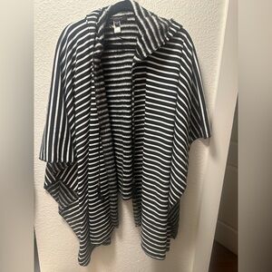 Jones New-York soft pullover cape